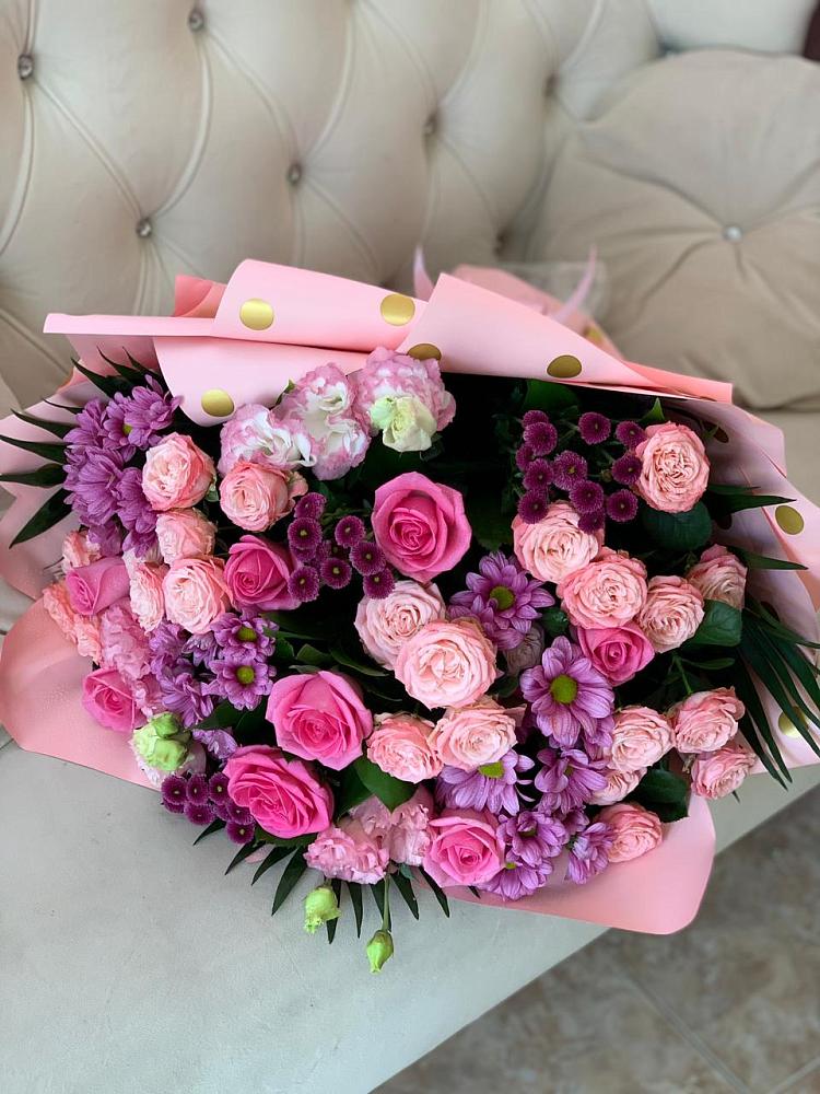 Букет цветов из: Хризантемы, Розы и Лизиантусы в Бокино