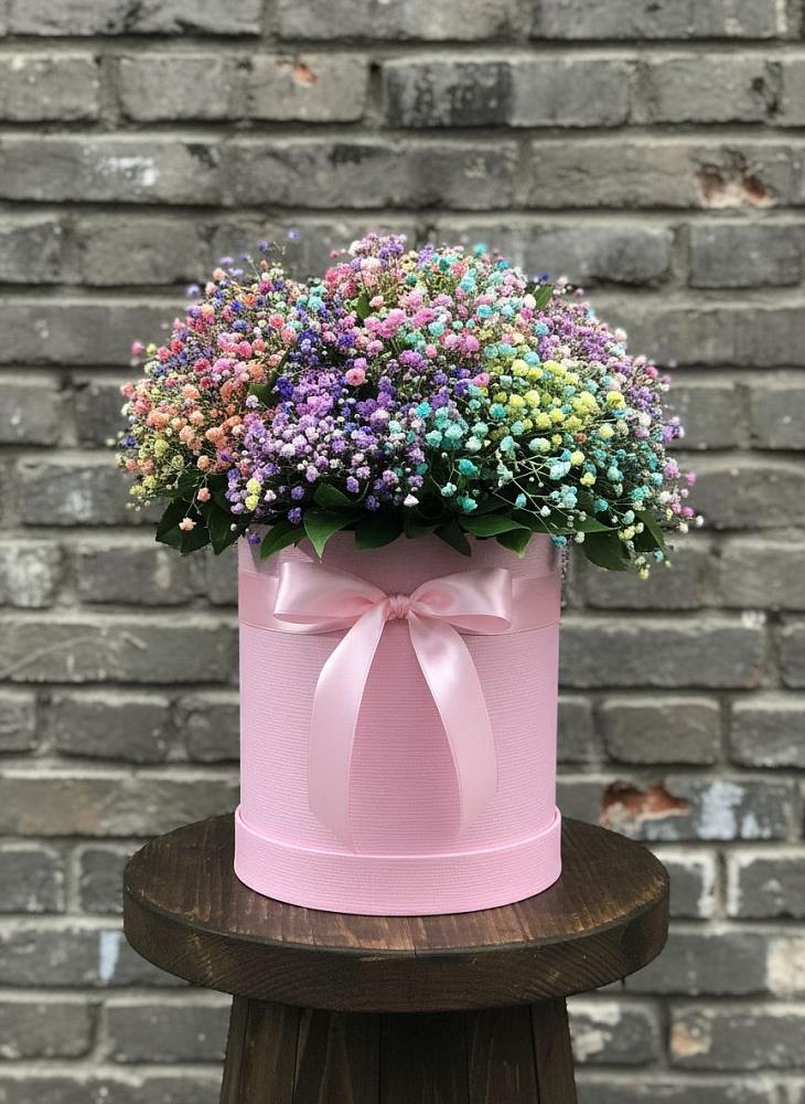 Цветочная композиция из Гипсофила и Розы в шляпной коробке в Бокино
