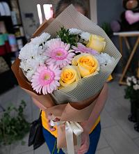 Букет цветов из:  Герберы, Розы и Хризантемы в Бокино