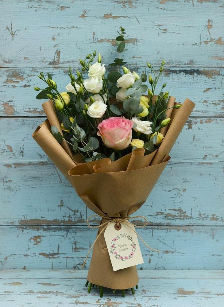 Букет цветов из: Розы и Лизиантусы в Бокино