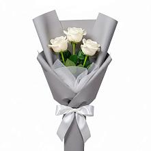 Букет 3 белые розы в Бокино