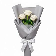 Букет 3 белые розы в Бокино