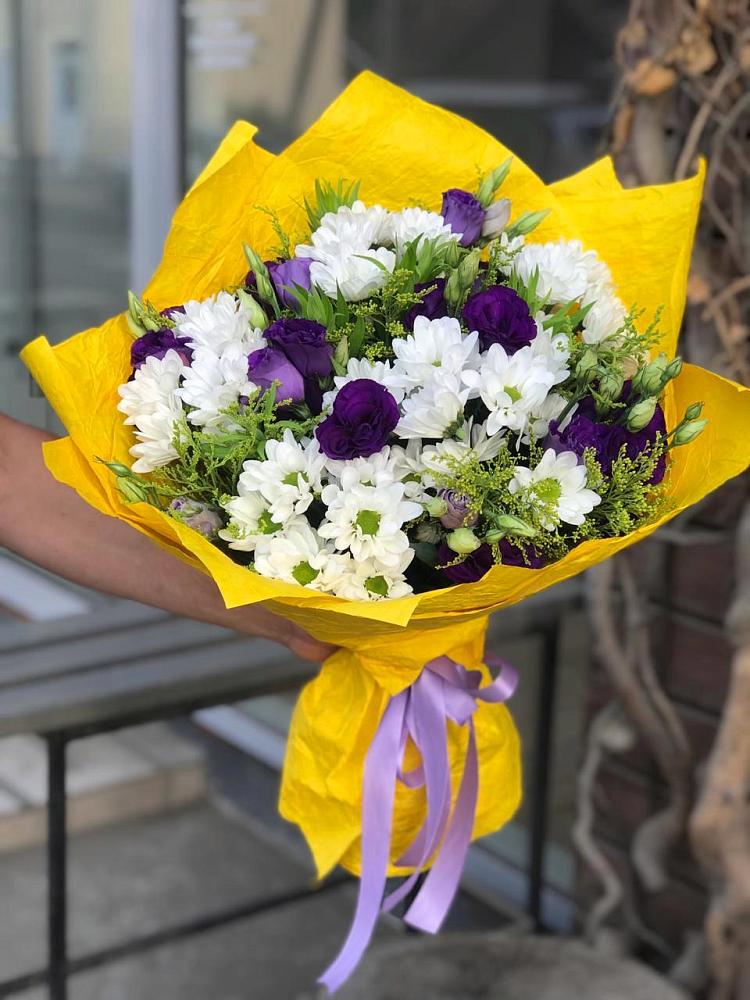 Букет цветов из: Ирисы, Хризантемы и Ромашки в Бокино
