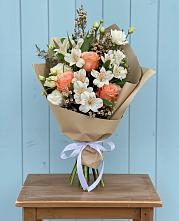 Букет цветов из:  Альстромерии, Лизиантусы, Розы и Хризантемы #REPLACE_PRED# Бокино