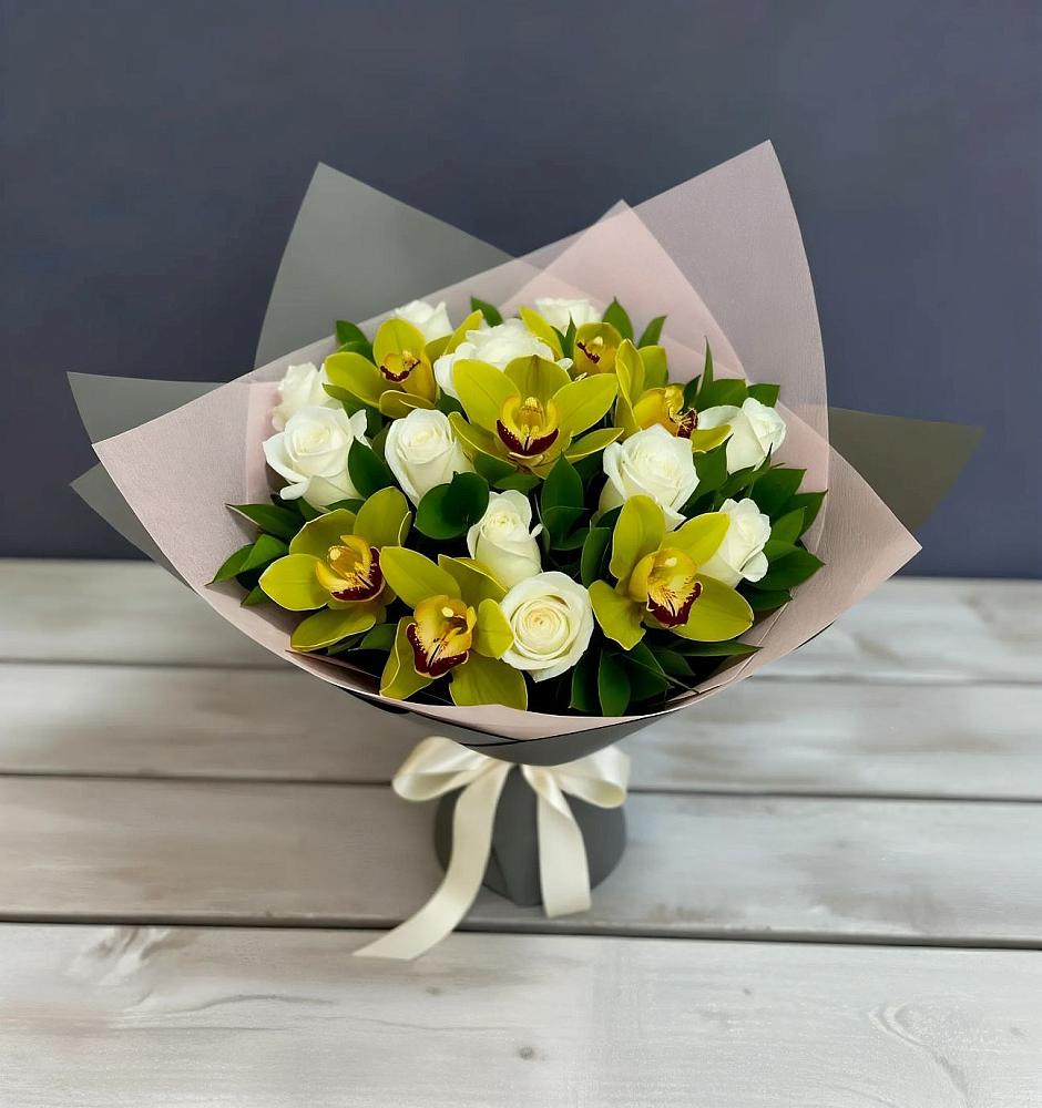 Букет цветов из: Орхидеи и Розы в Бокино