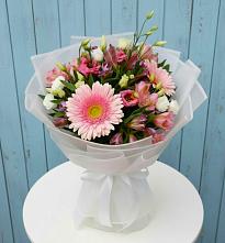 Букет цветов из:  Герберы, Альстромерии и Лизиантусы в Бокино