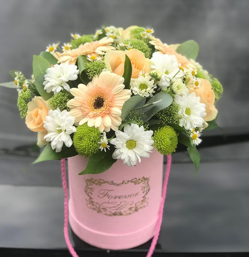 Цветочная композиция из Розы, Герберы и Хризантемы в шляпной коробке в Бокино