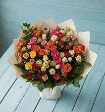 Букет Микс из разноцветных кустовых роз в Бокино